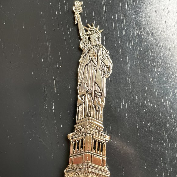 Statue of Liberty Souvenir Spoon - Picture 5 of 6